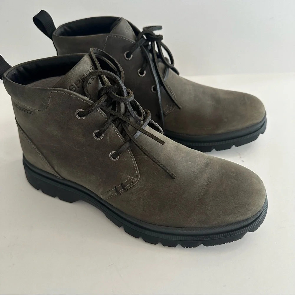 Sperry Men's Watertown Chukka Boots in Gray
